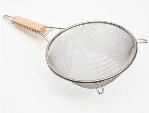 Сито с деревянной ручкой d-18см